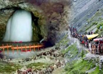 अमरनाथ यात्रा शुरू: कड़ी सुरक्षा के बीच तीर्थयात्रियों का पहला जत्था रवाना