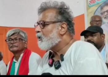 ‘आप गांधी के वंशज नहीं, खुद पर शर्म करो’: महात्मा गांधी के परपोते को बिहार में सुनाई गई खरी-खरी, मंच से भगाया गया