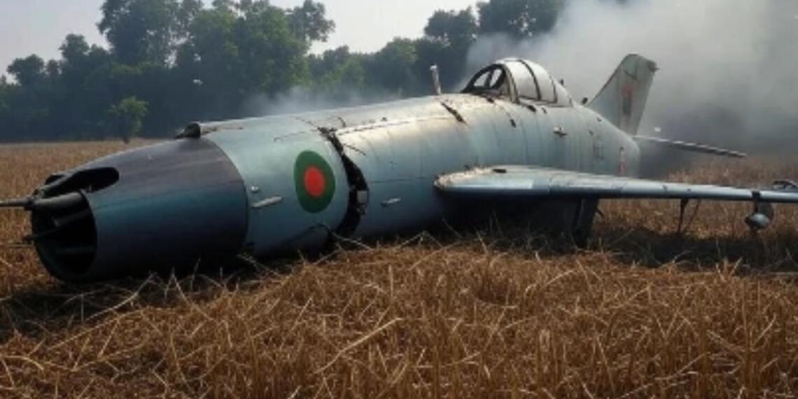 फिर खुली चीनी तकनीक की पोल: बांग्लादेश में कॉलेज कैंपस में गिरा चीन में बना एयरफोर्स का F-7 जेट, 19 की मौत