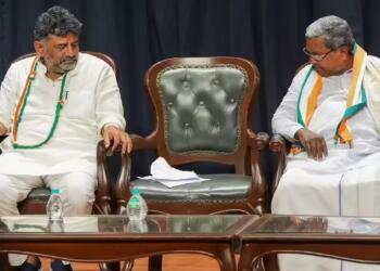 कर्नाटक बिना कमान के, दिल्ली में सिद्धारमैया-शिवकुमार की सीएम कुर्सी पर जंग!