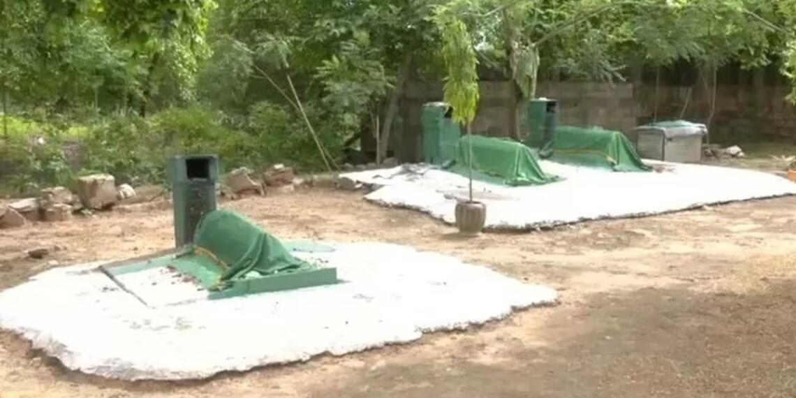 जयपुर के कॉलेज में ‘लैंड जिहाद’: CCTV होने के बावजूद प्रिंसिपल के सरकारी आवास के सामने बना दी गईं मज़ारें