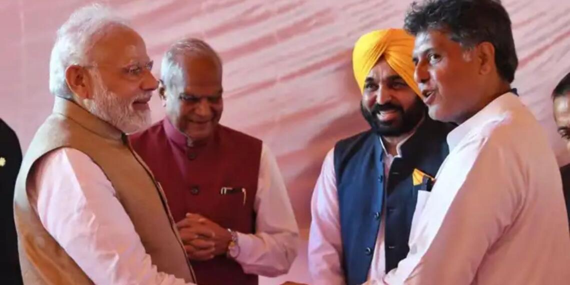 पार्टी से पहले देश: ट्रंप टैक्स विवाद में मनीष तिवारी ने मोदी सरकार का समर्थन किया