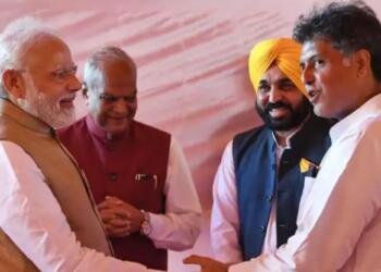 पार्टी से पहले देश: ट्रंप टैक्स विवाद में मनीष तिवारी ने मोदी सरकार का समर्थन किया