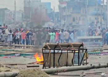 बांग्लादेश में शेख हसीना का गढ़ बना युद्ध का मैदान, चार की मौत, हिन्दू युवक की छाती में मारी गोली