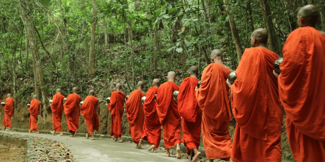बौद्ध भिक्षुओं का प्रतीकात्मक चित्र (Photo - Canva)