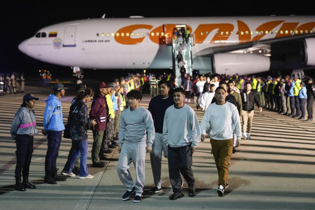 अमेरिका अप्रवासियों को एस्वातिनी क्यों भेज रहा है? अफ़्रीकी राज्य के अंदर अब तीसरे देशों के निर्वासित लोग भी