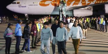 अमेरिका अप्रवासियों को एस्वातिनी क्यों भेज रहा है? अफ़्रीकी राज्य के अंदर अब तीसरे देशों के निर्वासित लोग भी