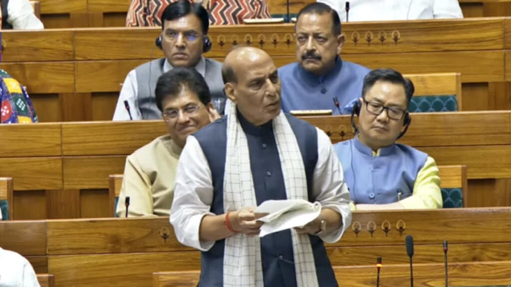 शक्तिशाली भारत के आगे झुका पाकिस्तान, डीजीएमओ ने युद्धविराम की लगाई गुहार: राजनाथ सिंह