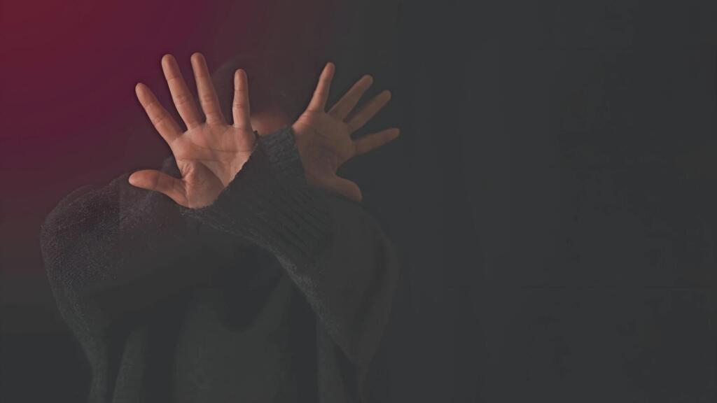 ज़्यादा पैसों के लालच में रशियन जैसा लुक दिया जा रहा है