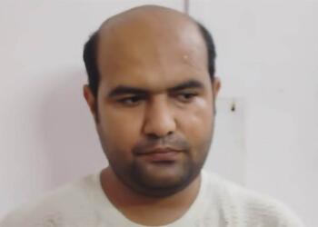 वाराणसी में बड़ा खुलासा: शरफ रिजवी ने ‘सम्राट-अजय-विजय’ बनकर हिंदू लड़कियों को फंसाया, 3 राज्य में 12 लड़कियों से किया निकाह