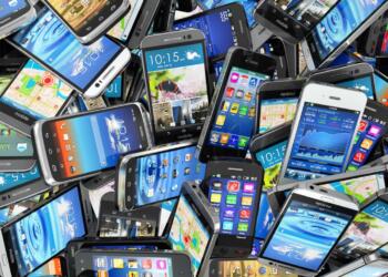 भारत बना अमेरिका को सबसे ज़्यादा स्मार्टफोन भेजने वाला देश, इलेक्ट्रॉनिक्स निर्माण पहुँचा ₹12 लाख करोड़ के पार