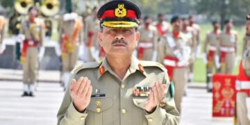 असीम मुनीर "अमेरिका द्वारा प्रशिक्षित वर्दीधारी कुत्ता": पाकिस्तान में मुखर हुआ विरोध