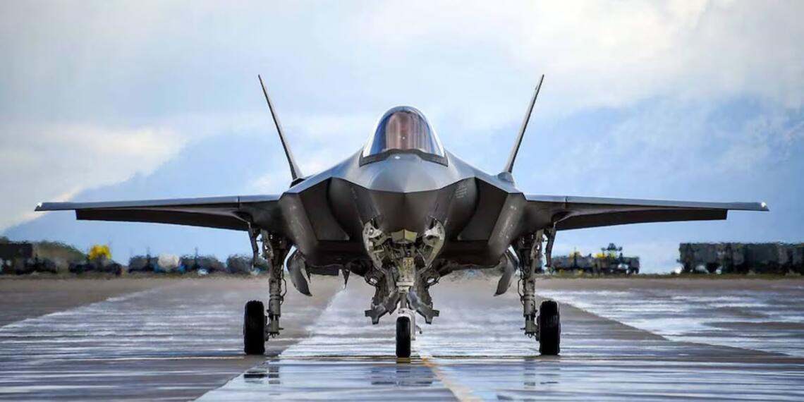 ट्रंप के टैरिफ के बाद भारत नहीं खरीदेगा F-35 लड़ाकू विमान- ब्लूमबर्ग रिपोर्ट में खुलासा