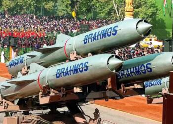 ऑपरेशन सिंदूर के बाद ब्रह्मोस मिसाइलों की बढ़ती मांग, वायुसेना और नौसेना तैयार बड़े ऑर्डर के लिए