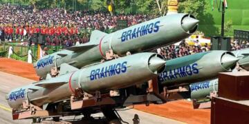 ऑपरेशन सिंदूर के बाद ब्रह्मोस मिसाइलों की बढ़ती मांग, वायुसेना और नौसेना तैयार बड़े ऑर्डर के लिए