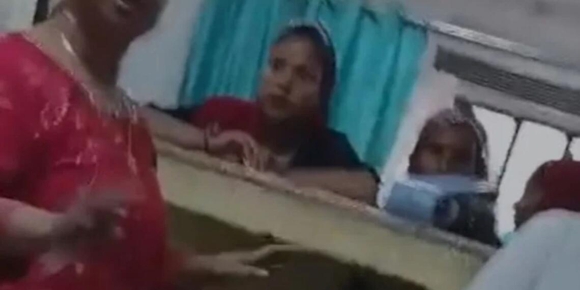 राजस्थान के अस्पताल में ड्यूटी के दौरान हिजाब पहनने पर बहस, इंटर्न बोली- हिजाब नहीं हटाऊँगी, कॉन्ग्रेस ने किया समर्थन