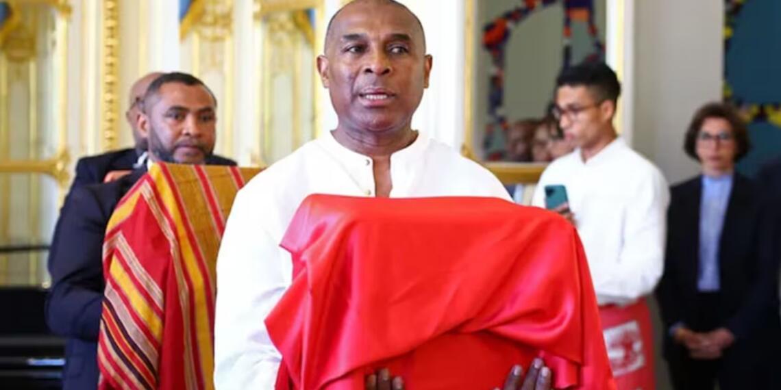 एक जंग में फ्रांस मेडागास्कर के राजा का सिर काट कर अपने देश ले गए थे, अब 128 साल बाद लौटाईं तीन खोपड़ियां