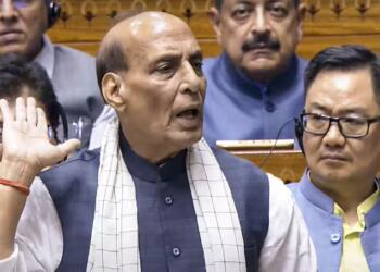 संसद में शुभांशु शुक्ला की अंतरिक्ष यात्रा पर चर्चा, विपक्षी हंगामे पर राजनाथ सिंह नाराज़ संसद में शुभांशु शुक्ला की अंतरिक्ष यात्रा पर चर्चा, विपक्षी हंगामे पर राजनाथ सिंह नाराज़