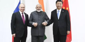 SCO समिट में मोदी-शी-पुतिन की एकजुटता से ट्रंप परेशान- अमेरिका-भारत व्यापार को एकतरफ़ा आपदा बताया