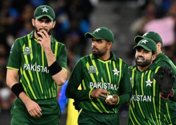 एशिया कप हारने के बाद पाकिस्तान के लोगों ने ही पाकिस्तान टीम को सोशल मीडिया पर धो डाला! उड़ाया मजाक