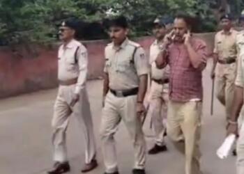 कांग्रेस नेता असद खान जिलानी का विवादित बयान: भारत माता को कहा “डायन”! पुलिस ने गिरफ्तार कर लगवाए “भारत माता की जय” के नारे