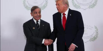 अंतरराष्ट्रीय मंच पर शांति और अपने घर में आतंक, नागरिकों पर बम: पाकिस्तान की गजब की एक्टिंग