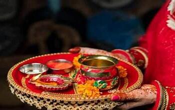 करवा चौथ 2025: आज सुहागिनें रखेंगी अखंड सौभाग्य का व्रत, जानें पूजा का शुभ मुहूर्त और आपके शहर में कब दिखेगा चांद