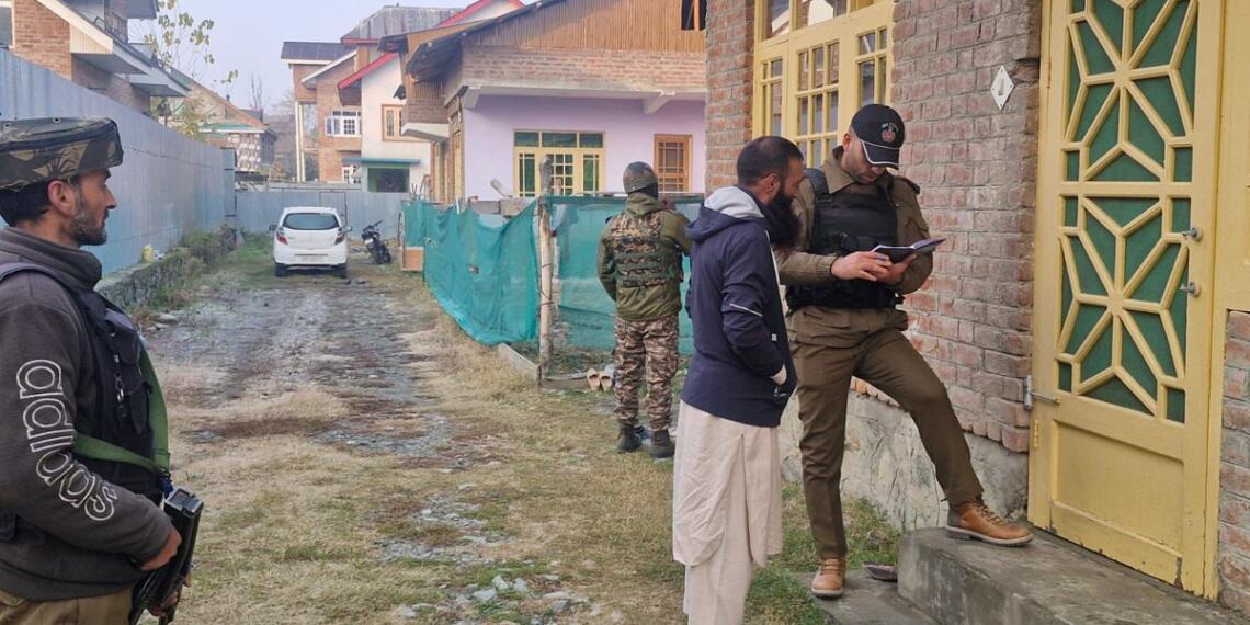 जमात ए इस्लामी के ठिकानों पर छापेमारी