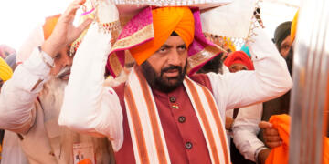 श्री गुरु तेग बहादुर जी का 350वां शहीदी दिवस: हरियाणा के मुख्यमंत्री नायब सैनी ने निभाई ‘पालकी सेवा’ की रीति