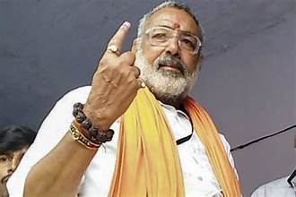 भारत में लोकतंत्र सर्वोपरि, पाकिस्तान नहीं: बिहार चुनाव में बुर्का विवाद पर गिरिराज सिंह ने विपक्ष को दिखाया आईना