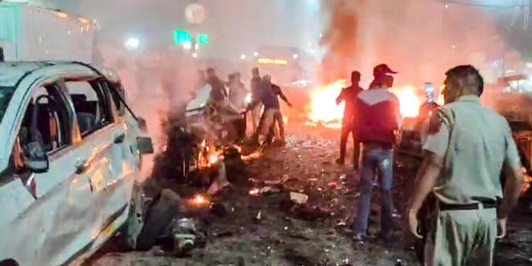 आतंकवाद को भावुकता की आड़ में ढकने की कोशिश