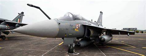 तेजस Mk1A और ‘स्वयं‑रक्षा कवच’: भारत के हल्के लड़ाकू विमान को स्टील्थ क्षमता देने की पूरी कहानी