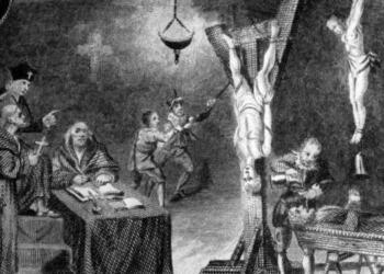 ऑटो-दा-फे” नामक सार्वजनिक हत्याओं के आयोजन किए जाते थे