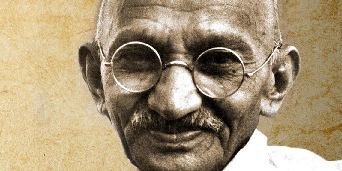 गांधी जी शिविर पहुँचे