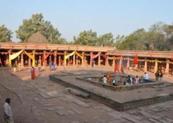 सुप्रीम कोर्ट ने गुरुवार को भोजशाला में सरस्वती पूजन और जुमे की नमाज को एक साथ करवाए जाने की अनुमति दी थी