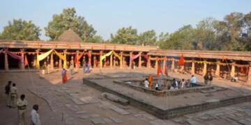 सुप्रीम कोर्ट ने गुरुवार को भोजशाला में सरस्वती पूजन और जुमे की नमाज को एक साथ करवाए जाने की अनुमति दी थी