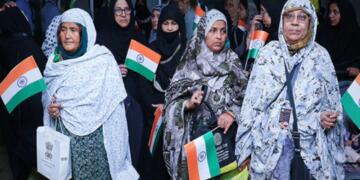 ईरान से लौटें भारतीय नागरिकों के आंखों में साफ दिखा डर