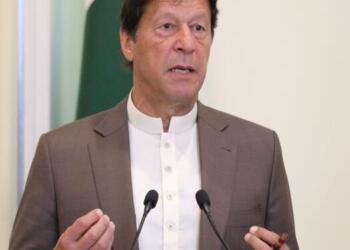 इमरान खान की आंखों की रोशनी घटी