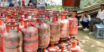 देशभर में ईंधन का पर्याप्त भंडार; LPG आपूर्ति को प्राथमिकता: केंद्र सरकार