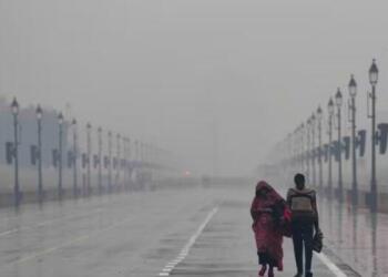 1000 किमी की ‘बारिश पट्टी’ का कहर: दिल्ली में 3 साल की सबसे ज्यादा बारिश, मार्च बना रिकॉर्ड तोड़ महीना