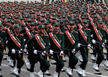IRGC का असली खेल: अर्थव्यवस्था से युद्ध तक, क्यों नहीं झुकता ईरान