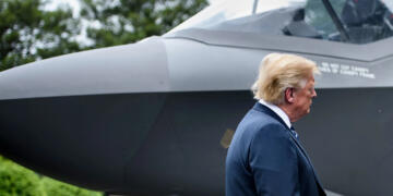 क्या पायलट रेस्क्यू के बहाने यूरेनियम मिशन? अमेरिका-ईरान टकराव पर बड़ा सवाल