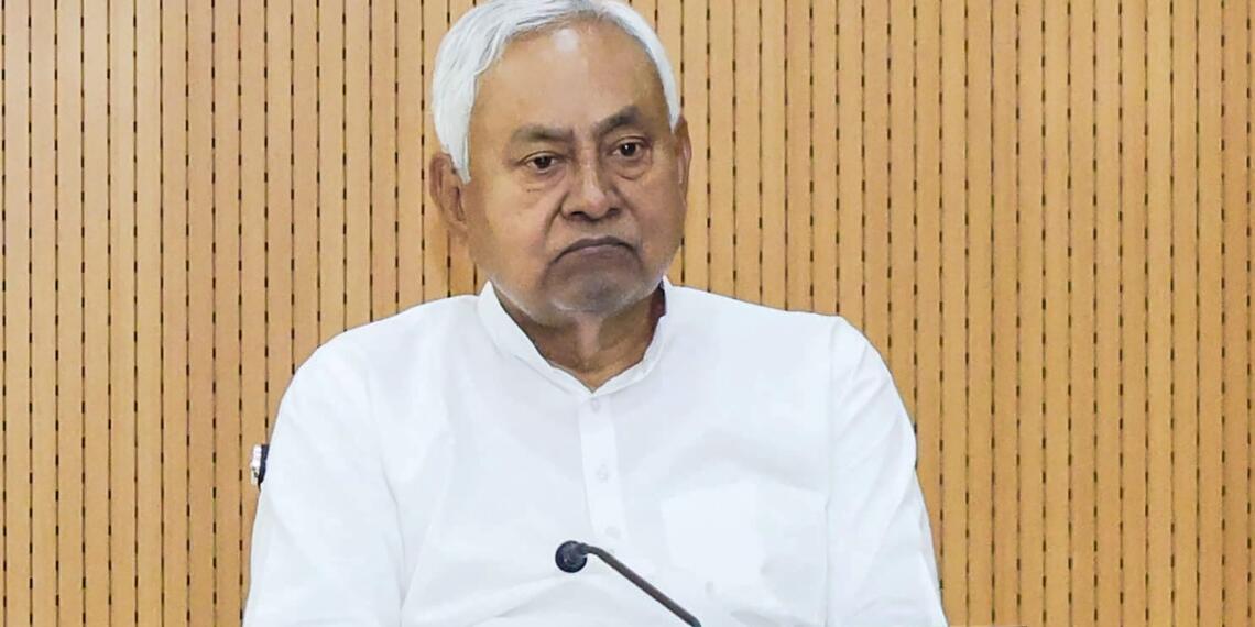 नीतीश कुमार दिल्ली रवाना, बिहार का अगला मुख्यमंत्री कौन? जानें पूरी सियासी कहानी