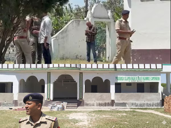 मोतीहारी मदरसा में हथियार मिलने से हड़कंप, पुलिस की बड़ी जांच शुरू, तीन लोग हिरासत में