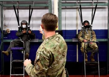 दुश्मन की जमीन पर जिंदा रहने की जंग: अमेरिकी फाइटर पायलट के ‘सर्वाइवल सिस्टम’ की पूरी कहानी