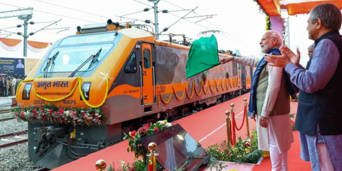 काशी से मुंबई और अयोध्या से पुणे: अमृत भारत एक्सप्रेस के साथ भारतीय रेल के नए युग का आगाज़; तीर्थयात्रियों और श्रमिकों के लिए सुलभ हुआ सफर
