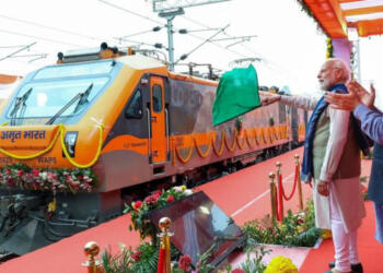 काशी से मुंबई और अयोध्या से पुणे: अमृत भारत एक्सप्रेस के साथ भारतीय रेल के नए युग का आगाज़; तीर्थयात्रियों और श्रमिकों के लिए सुलभ हुआ सफर