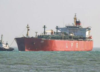 ईरान का यू-टर्न और स्ट्रेट ऑफ होर्मुज पर फिर पहरा: ट्रंप की सख्ती ने बढ़ाई वैश्विक ऊर्जा संकट की तपिश