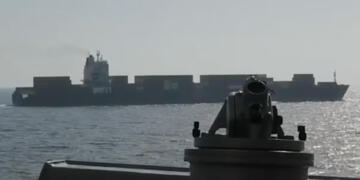 समुद्र में महासंग्राम: ईरानी जहाज ‘टूस्का’ पर अमेरिकी मरीन का कब्जा, क्या कंटेनरों में छिपा है युद्ध का सामान?