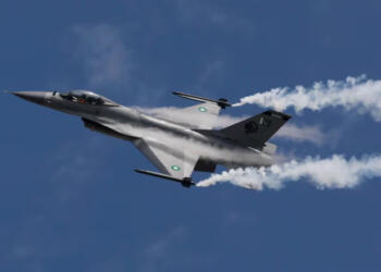 सऊदी अरब में पाकिस्तान की सैन्य तैनाती: 13,000 सैनिक और फाइटर जेट्स पहुंचे, क्षेत्रीय तनाव के बीच रक्षा समझौते का बड़ा कदम